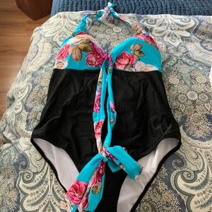 Cupshe one piece bathing suit